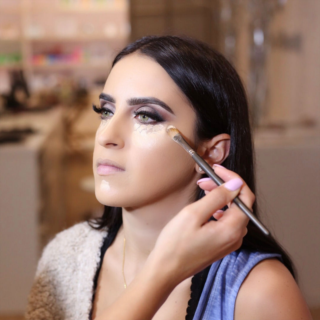 Blogger Sarah Lindner of The House of Sequins showing how to achieve the perfect instagram eye brow