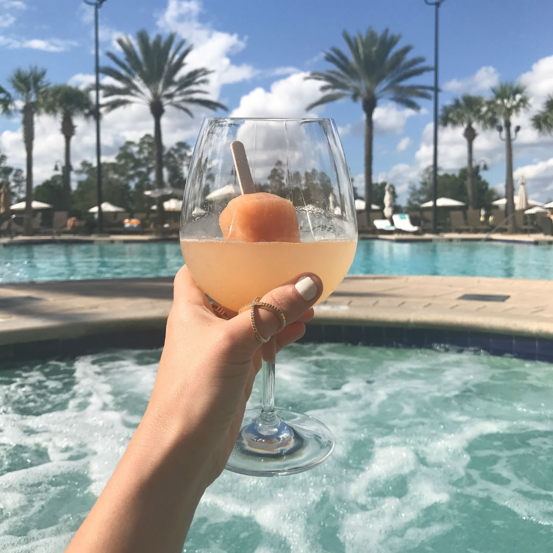  Blogger Sarah Lindner of The House of sequins review of hotels close to walt disney world orlando florida and universal.