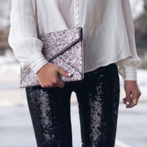 Blogger Sarah Lindner of the house of sequins wearing express sequins leggings black friday and cyber monday sales 2017