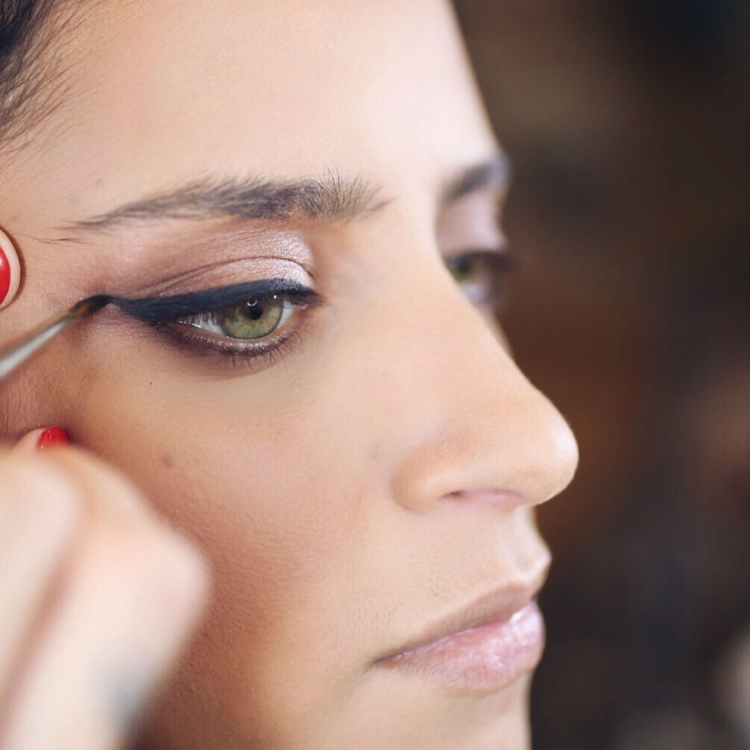 Blogger Sarah Lindner of The House of Sequins on How to apply individual eyelashes