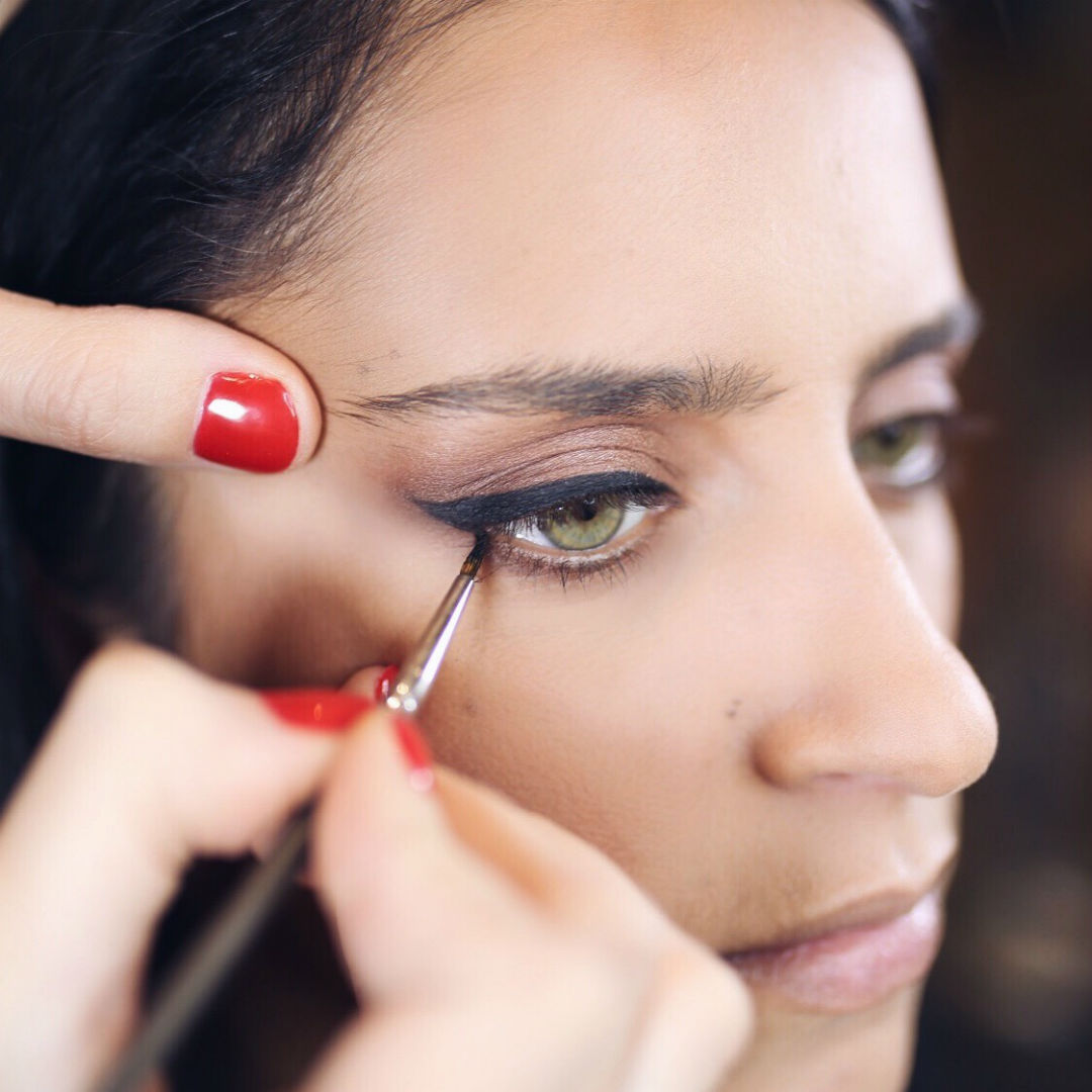 Blogger Sarah Lindner of The House of Sequins on How to apply individual eyelashes