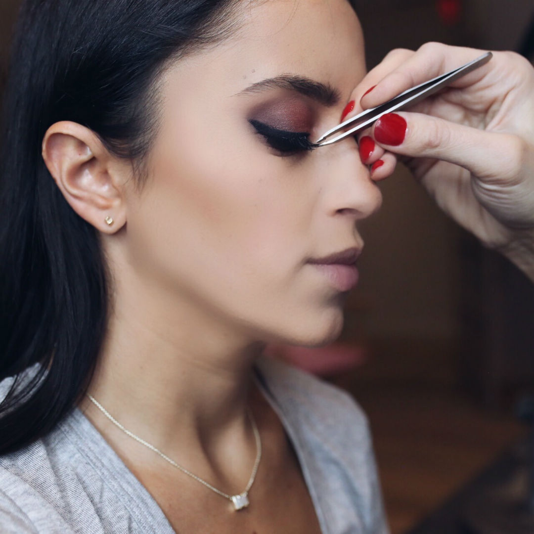 Blogger Sarah Lindner of The House of Sequins on How to make green eyes pop with makeup
