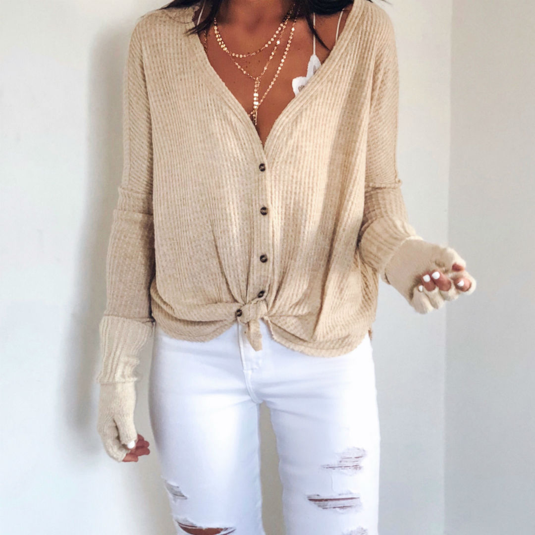 Blogger Sarah Lindner of The House of Sequins wearing Jojo Oversized Thermal Button-Front Top and white abercrombie distressed skinny jeans