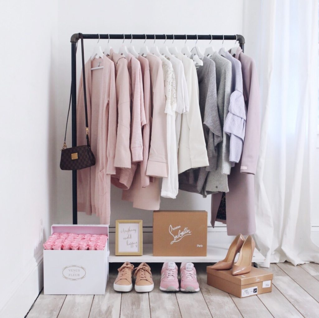 Blogger Sarah Lindner of The house of Sequins on how to build a clothing rack. DIY garment rack