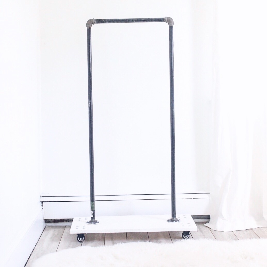 Blogger Sarah Lindner of The house of Sequins on how to build a clothing rack. DIY garment rack