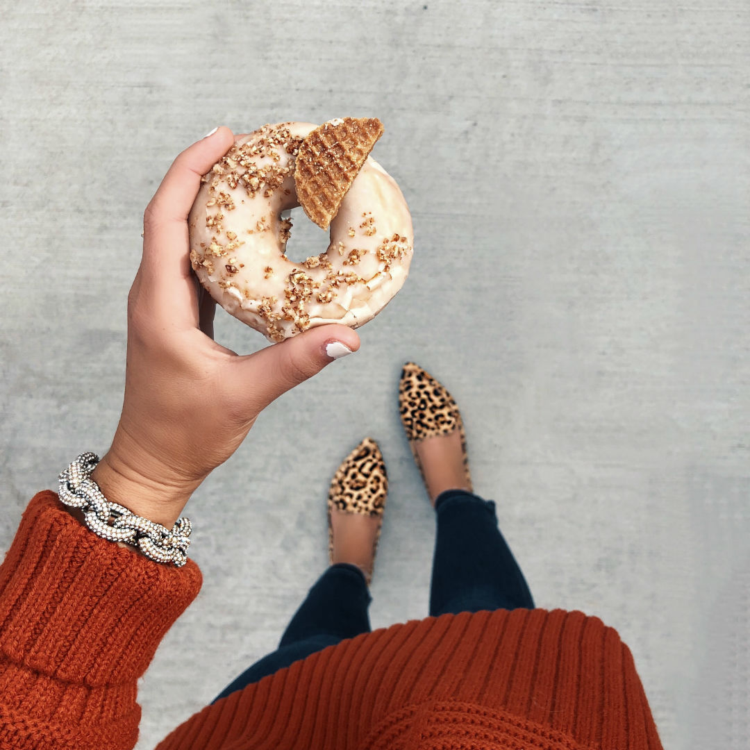 Blogger Sarah Lindner of The house of sequins wearing leopard Steve Madden Feather-L Genuine Calf Hair Loafer Flat. Fall Leopard shoe round-up