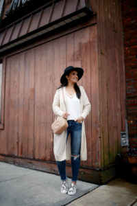 Blogger, Sarah Lindner of The House Of Sequins wearing shoes from Nordstroms