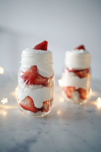 Blogger, Sarah Lindner of The House Of Sequins shares a strawberry cake jar recipe