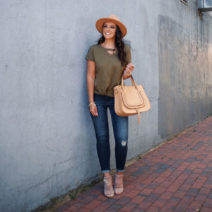 Blogger, Sarah Lindner of The House Of Sequins wearing Wit & Wisdom t-shirt and jeans on Nordstrom Anniversary sale
