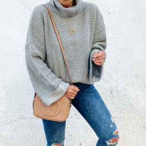 Blogger Sarah Lindner of The House of Sequins wearing Oversized Chunky Sweaters Casual Batwing Sleeve Turtleneck Loose Knitting Baggy Slouchy Jumper Tops from amazon in gray