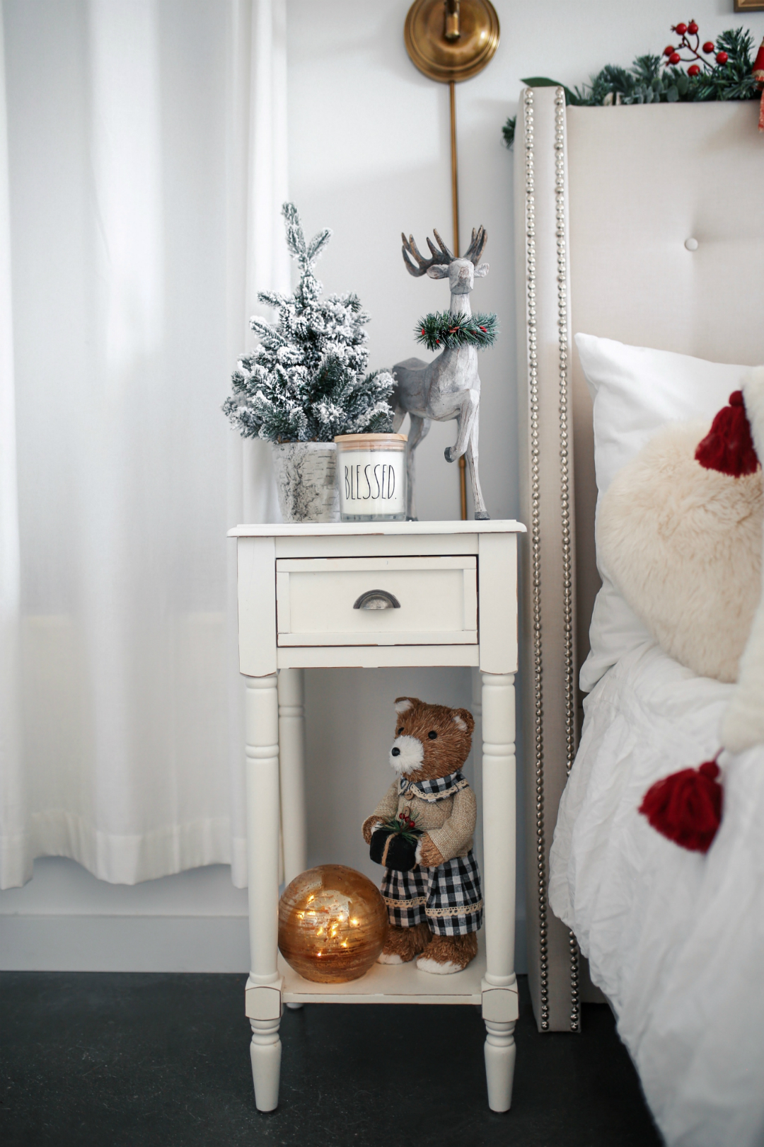 Blogger Sarah Lindner of The House of Sequins dressing up her bedroom in holiday and Christmas decor
