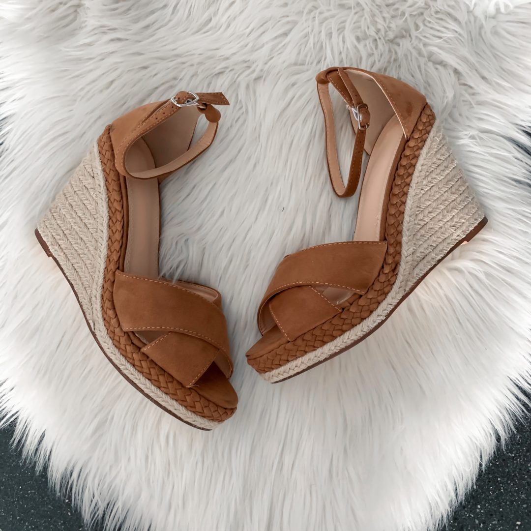 Blogger Sarah Lindner of The House of Sequins reviewing Amazon summer shoes and sandals.