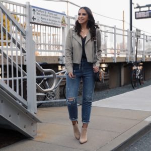 Blogger Sarah Lindner of The House of Sequins wearing OOTD with jeans from Abercrombie.