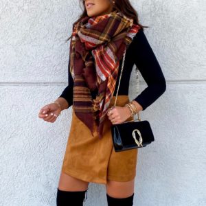 Blogger Sarah Lindner of The House of Sequins styling fall outfits.
