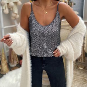 Blogger Sarah Lindner of The House of Sequins styling holiday looks from Express.