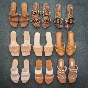 Blogger Sarah Lindner of The House of Sequins styling vacation with summer sandals.