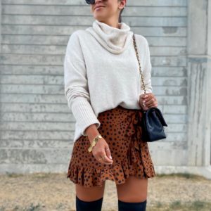 Blogger Sarah Lindner of The House of Sequins sharing fall fashion favorites.
