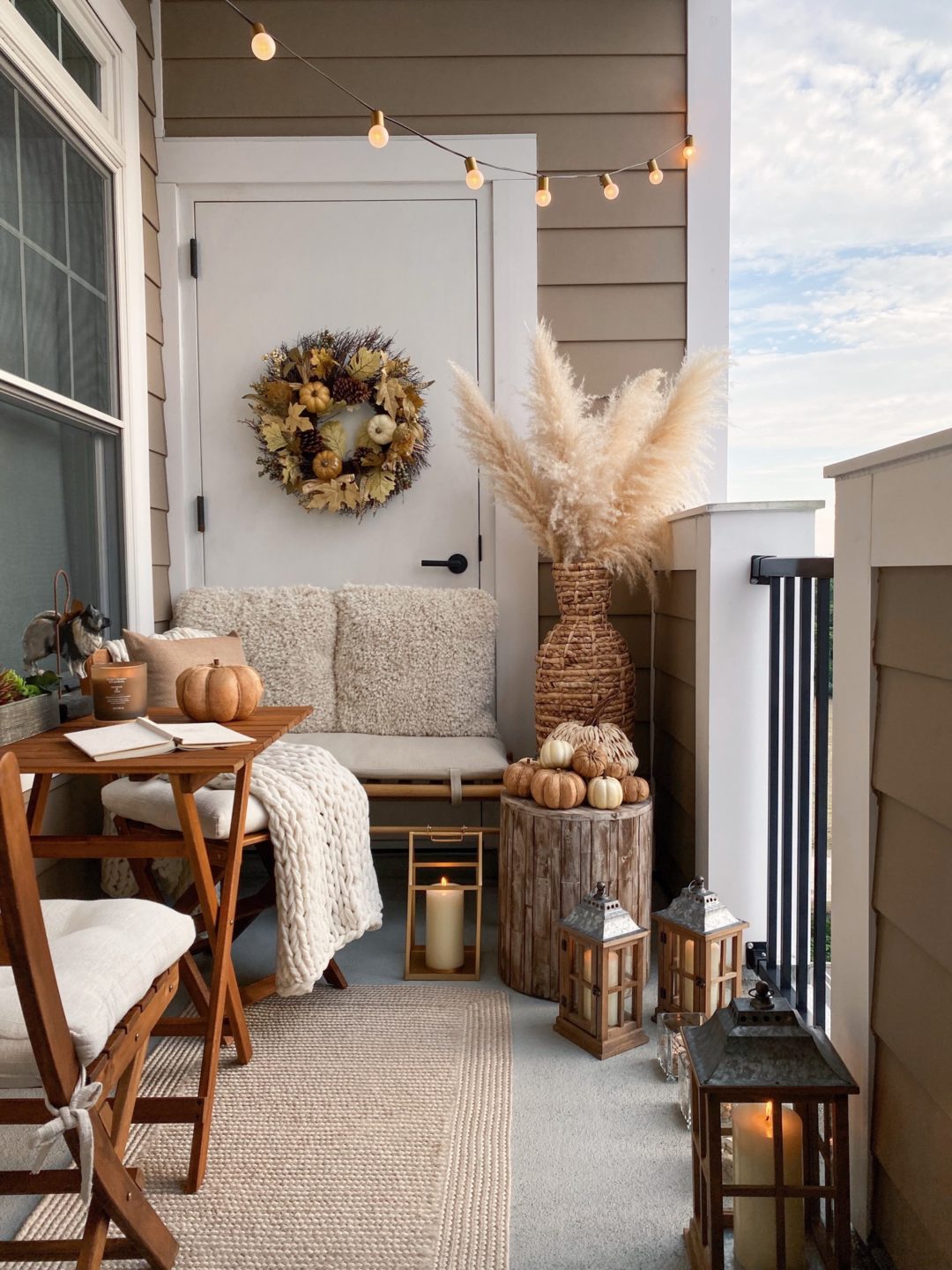 Blogger Sarah Lindner of The House of Sequins styling fall home decor. 