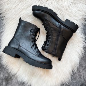 Blogger Sarah Lindner of The House of Sequins sharing Walmart Fashion Fall Boots and Shoes.