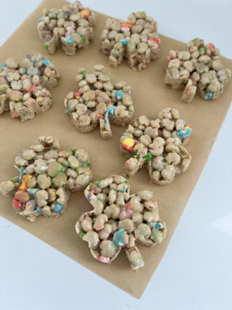 Blogger Sarah Lindner of The House of Sequins sharing St. Patrick's Day treats.