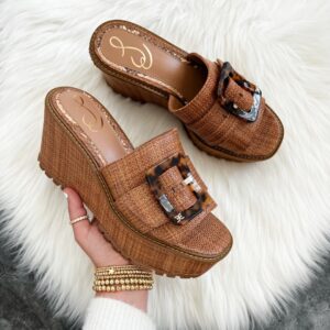 Blogger Sarah Lindner of The House of Sequins sharing Spring Sandals.