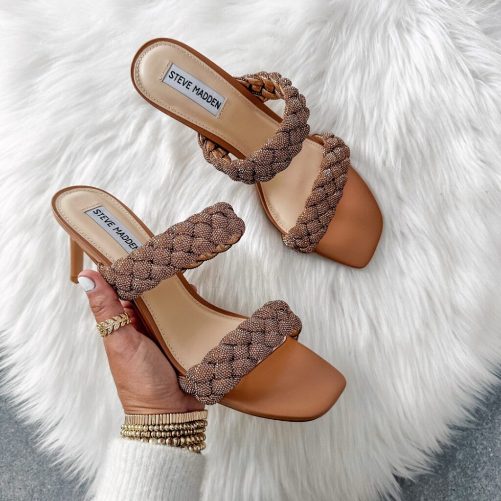 Blogger Sarah Lindner of The House of Sequins sharing summer sandals.